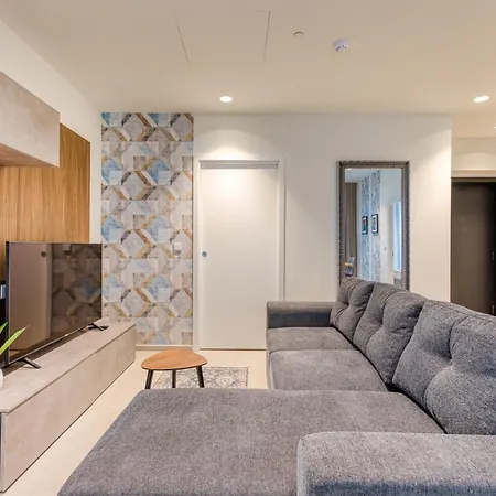 Apartment Exquisite In Mercury Towers By 360 Estates *