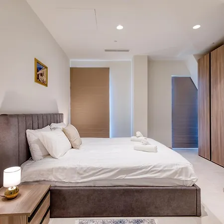 Exquisite In Mercury Towers By 360 Estates