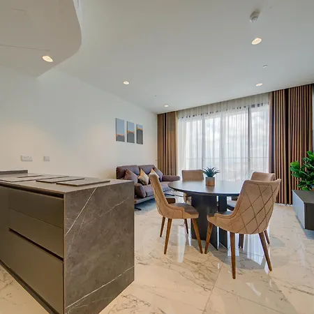 Apartment Exquisite In Mercury Towers By 360 Estates *
