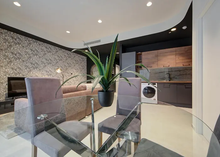 Official Of Mercury Towers By Mymercury アパート